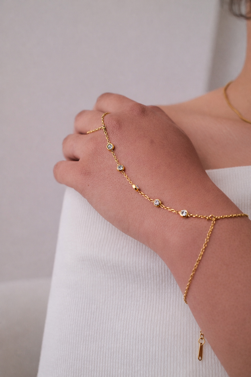 Celeste hand chain