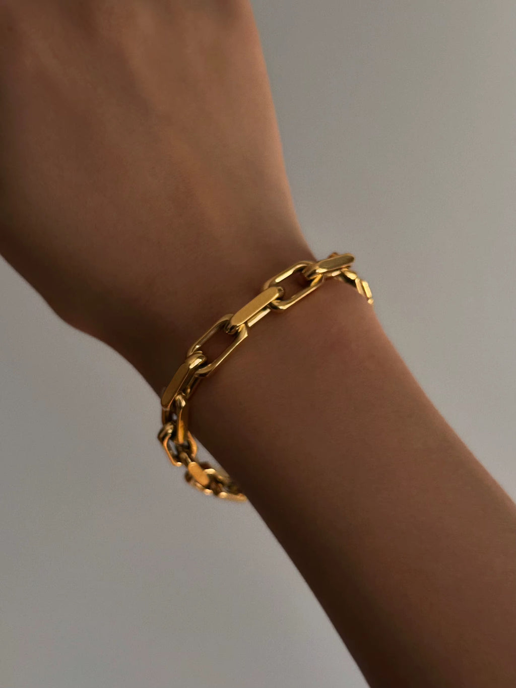 The Crest Bracelet